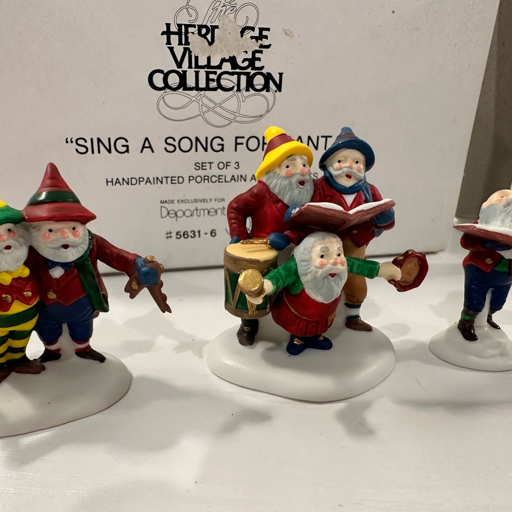 Department 56 - Sing A Song For Santa & Holiday Deliveries Accessories - Picture 2 of 5